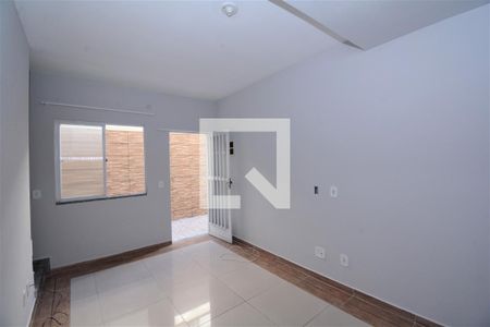 Sala de casa para alugar com 2 quartos, 90m² em Vila Kosmos, Rio de Janeiro