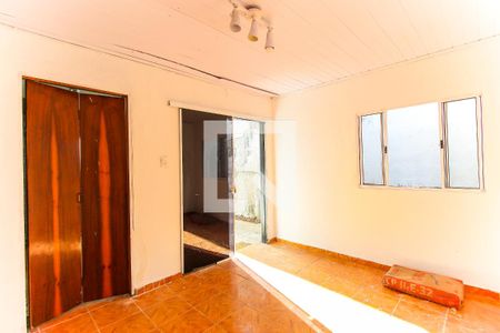 Sala de casa para alugar com 2 quartos, 180m² em Jardim Santo Antônio, São Paulo