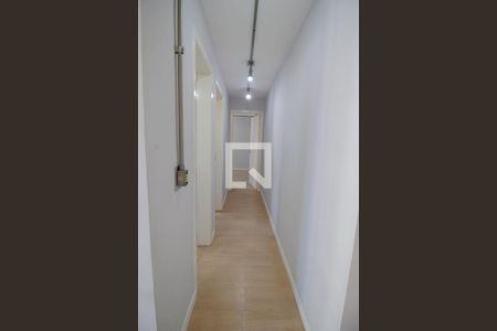 Corredor  de apartamento para alugar com 2 quartos, 60m² em Vila Suzana, São Paulo