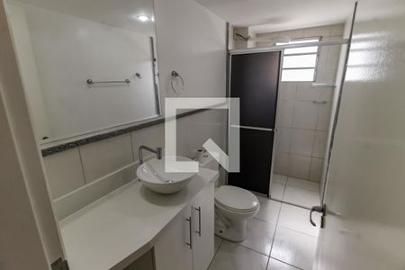 Banheiro de apartamento à venda com 2 quartos, 60m² em Vila Suzana, São Paulo