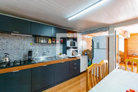 Cozinha  de casa à venda com 2 quartos, 300m² em Guajuviras, Canoas