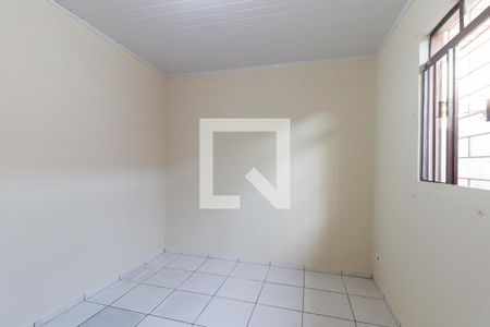 Quarto 1 de casa para alugar com 2 quartos, 37m² em Sítio Cercado, Curitiba