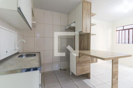 Cozinha de casa para alugar com 2 quartos, 37m² em Sítio Cercado, Curitiba