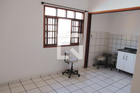 Casa para alugar com 180m², 3 quartos e sem vaga Casa para alugar com 180m², 3 quartos e sem vagaSala de Jantar