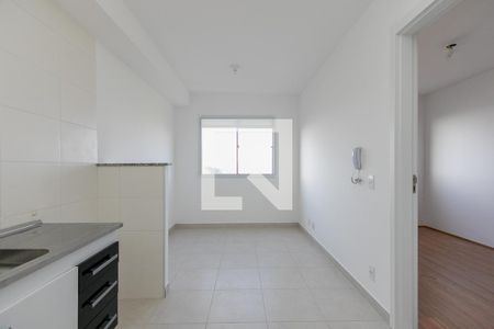 Sala/Cozinha de apartamento para alugar com 1 quarto, 27m² em Jardim Mirante, São Paulo