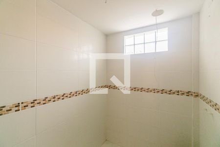 Banheiro de apartamento à venda com 2 quartos, 75m² em Medianeira, Porto Alegre