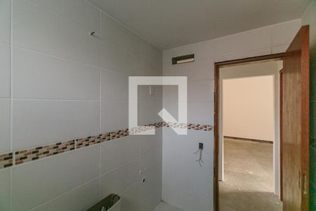 Banheiro de apartamento à venda com 2 quartos, 75m² em Medianeira, Porto Alegre