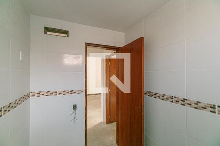 Banheiro de apartamento à venda com 2 quartos, 75m² em Medianeira, Porto Alegre