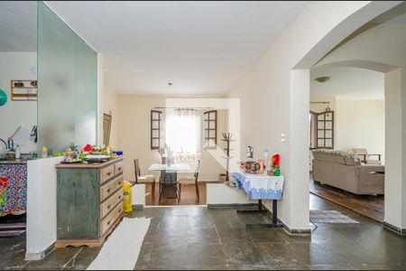 Casa à venda com 1000m², 3 quartos e 5 vagas Casa à venda com 1000m², 3 quartos e 5 vagasSala 2