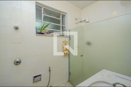Casa à venda com 1000m², 3 quartos e 5 vagas Casa à venda com 1000m², 3 quartos e 5 vagasBanheiro Social