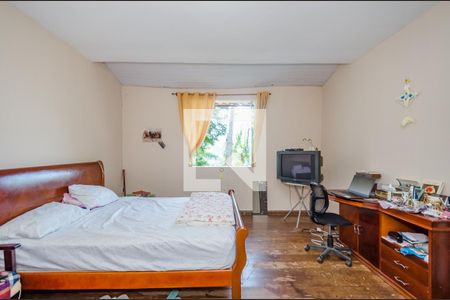 Casa à venda com 1000m², 3 quartos e 5 vagas Casa à venda com 1000m², 3 quartos e 5 vagasSuíte