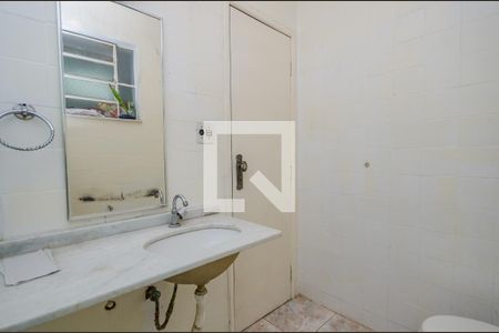 Casa à venda com 1000m², 3 quartos e 5 vagas Casa à venda com 1000m², 3 quartos e 5 vagasBanheiro Social