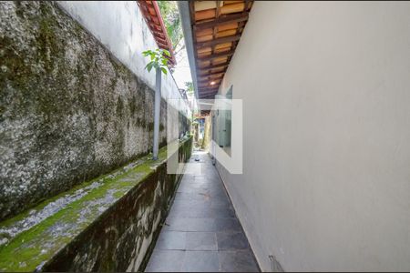 Casa à venda com 1000m², 3 quartos e 5 vagas Casa à venda com 1000m², 3 quartos e 5 vagasQuintal