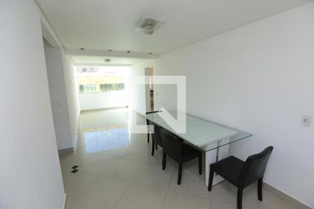 sala de apartamento para alugar com 3 quartos, 100m² em Brasil Industrial, Belo Horizonte