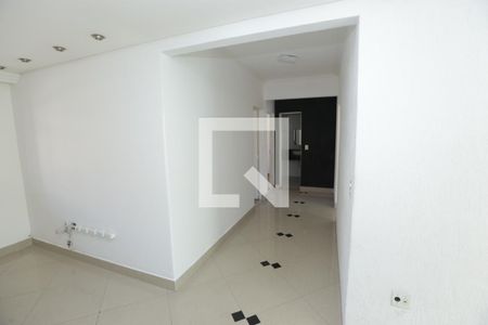 Corredor de apartamento para alugar com 3 quartos, 100m² em Brasil Industrial, Belo Horizonte