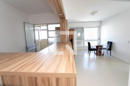 Sala de apartamento para alugar com 3 quartos, 80m² em Floresta, Porto Alegre