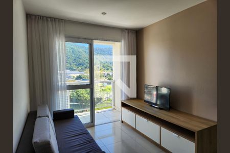 Sala de kitnet/studio à venda com 1 quarto, 45m² em Jacarepaguá, Rio de Janeiro