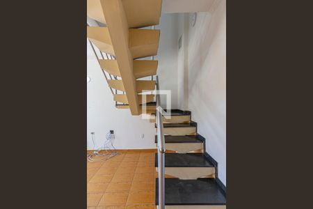 Escada Dormitorios de casa à venda com 4 quartos, 125m² em Vila Junqueira, Santo André