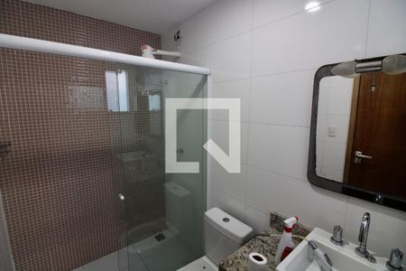 Banheiro da Suíte 1 de casa de condomínio à venda com 4 quartos, 236m² em Vargem Pequena, Rio de Janeiro