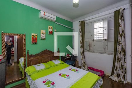 Quarto 1 de casa à venda com 6 quartos, 223m² em Carlos Prates, Belo Horizonte