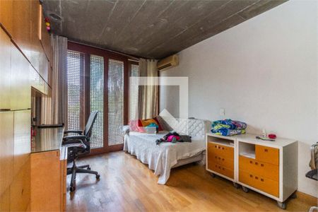 Casa à venda com 4 quartos, 415m² em Vila Progredior, São Paulo