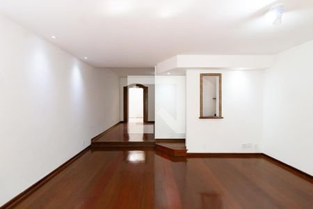 Casa à venda com 280m², 4 quartos e 1 vagaSala 