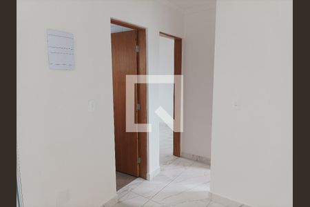 Corredor de apartamento à venda com 2 quartos, 45m² em Vila Ivone, São Paulo