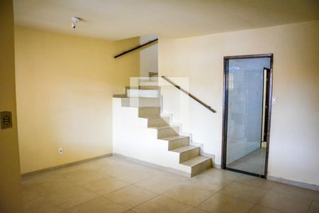 Sala de casa para alugar com 3 quartos, 120m² em Stella Maris, Salvador