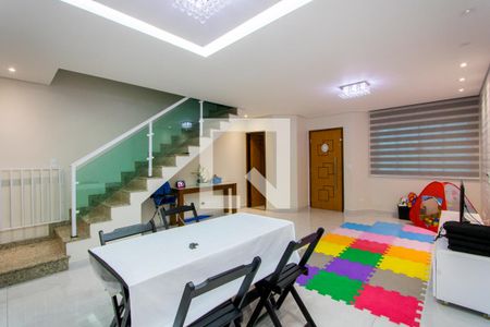 Sala de casa à venda com 3 quartos, 220m² em Vila Alzira, Santo André