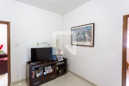 Sala 2 de casa à venda com 5 quartos, 150m² em Santa Tereza, Belo Horizonte