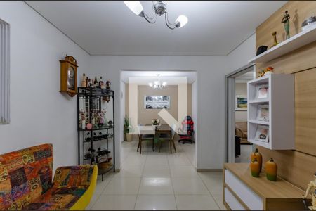 Sala de casa à venda com 3 quartos, 220m² em Santa Monica, Belo Horizonte