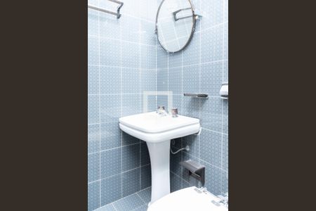 Casa à venda com 129m², 2 quartos e 2 vagas Casa à venda com 129m², 2 quartos e 2 vagasBanheiro