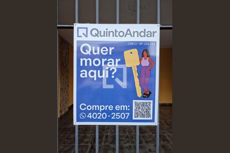 Casa à venda com 129m², 2 quartos e 2 vagas Casa à venda com 129m², 2 quartos e 2 vagasFachada