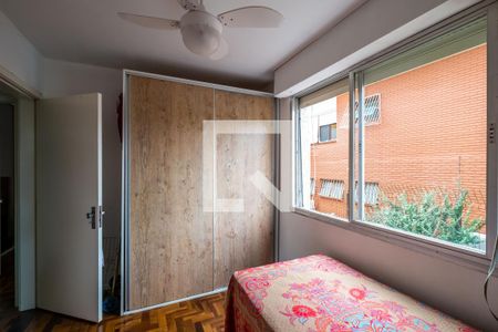 Quarto 1 de apartamento para alugar com 2 quartos, 67m² em Teresópolis, Porto Alegre