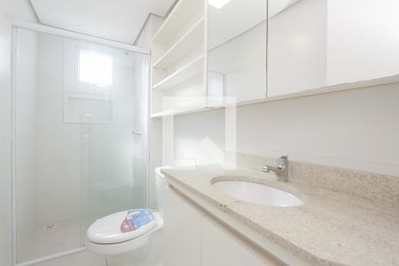 Banheiro suite de apartamento para alugar com 2 quartos, 70m² em Santa Maria Goretti, Porto Alegre
