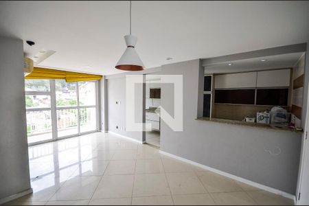 Apartamento à venda com 77m², 2 quartos e 1 vagaSala