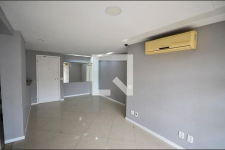 Apartamento à venda com 77m², 2 quartos e 1 vagaSala