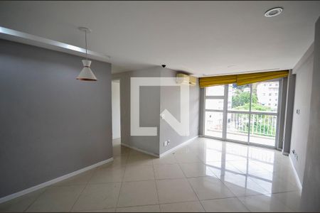 Apartamento à venda com 77m², 2 quartos e 1 vagaSala