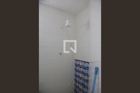 Banheiro de kitnet/studio para alugar com 1 quarto, 23m² em José Menino, Santos