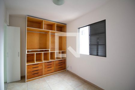 Quarto 2 de apartamento para alugar com 2 quartos, 47m² em Vila Carmosina, São Paulo