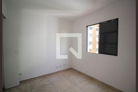 Quarto 1 de apartamento para alugar com 2 quartos, 47m² em Vila Carmosina, São Paulo