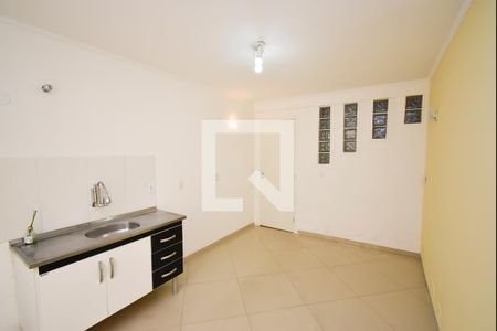 Sala/Cozinha de casa para alugar com 1 quarto, 50m² em Vila Nilo, São Paulo