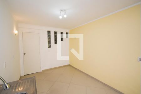 Sala/Cozinha de casa para alugar com 1 quarto, 50m² em Vila Nilo, São Paulo