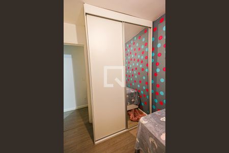 Quarto 1 de apartamento para alugar com 2 quartos, 45m² em Jardim Utinga, Santo André