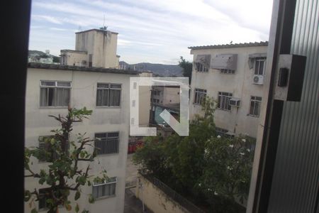 Vista de apartamento para alugar com 3 quartos, 58m² em Inhauma, Rio de Janeiro