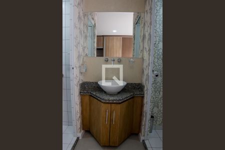 Banheiro de apartamento para alugar com 1 quarto, 25m² em Consolação, São Paulo