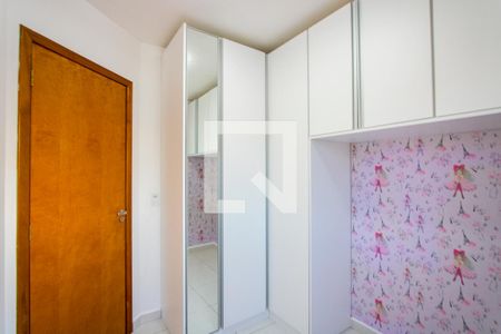 Quarto 2 de apartamento para alugar com 2 quartos, 75m² em Vila Scarpelli, Santo André