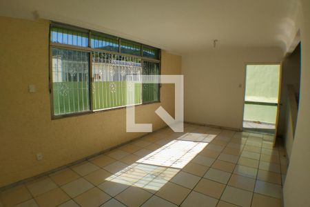 Sala 1 de casa para alugar com 4 quartos, 100m² em Fátima, Niterói