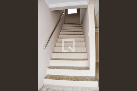 Escada de casa para alugar com 3 quartos, 221m² em Vila Pirituba, São Paulo