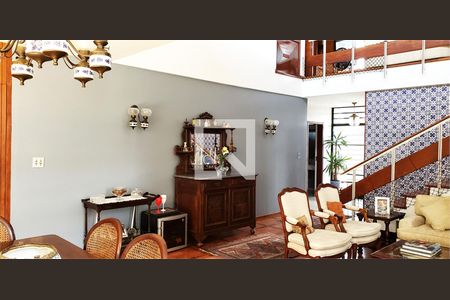 Casa à venda com 6 quartos, 346m² em Alto de Pinheiros, São Paulo